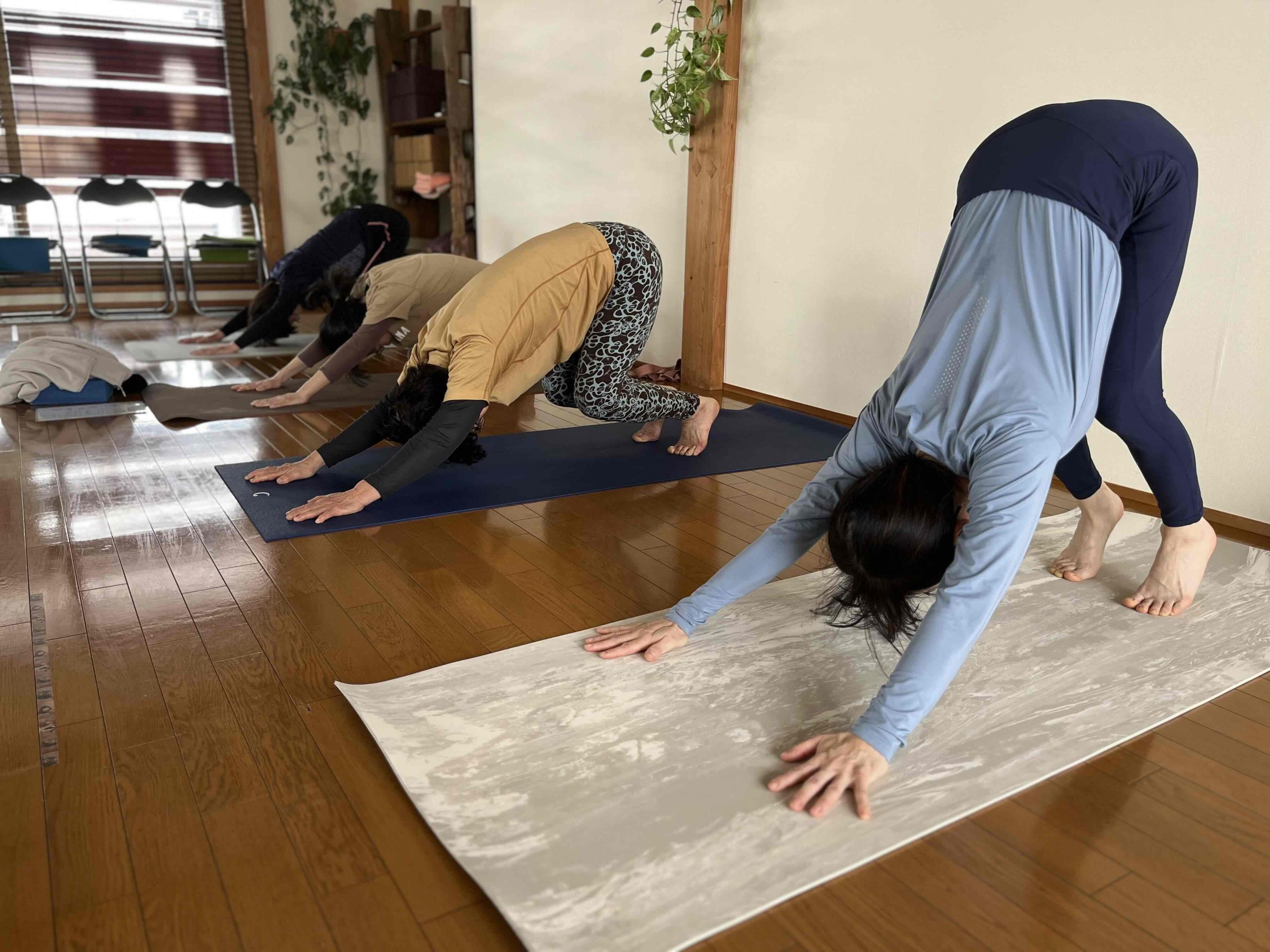 ヘッドスタンドワークショップレポート | ロータスヨガスタジオ